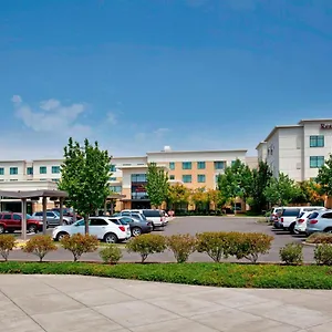 3* Отель By Marriott Airport At Cascade Station