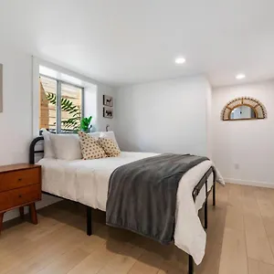 Renovated Hawthorne Retreat Portland