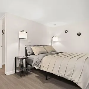 Elegant Richmond Gem Nestled Up To Hawthorne Blvd. Portland